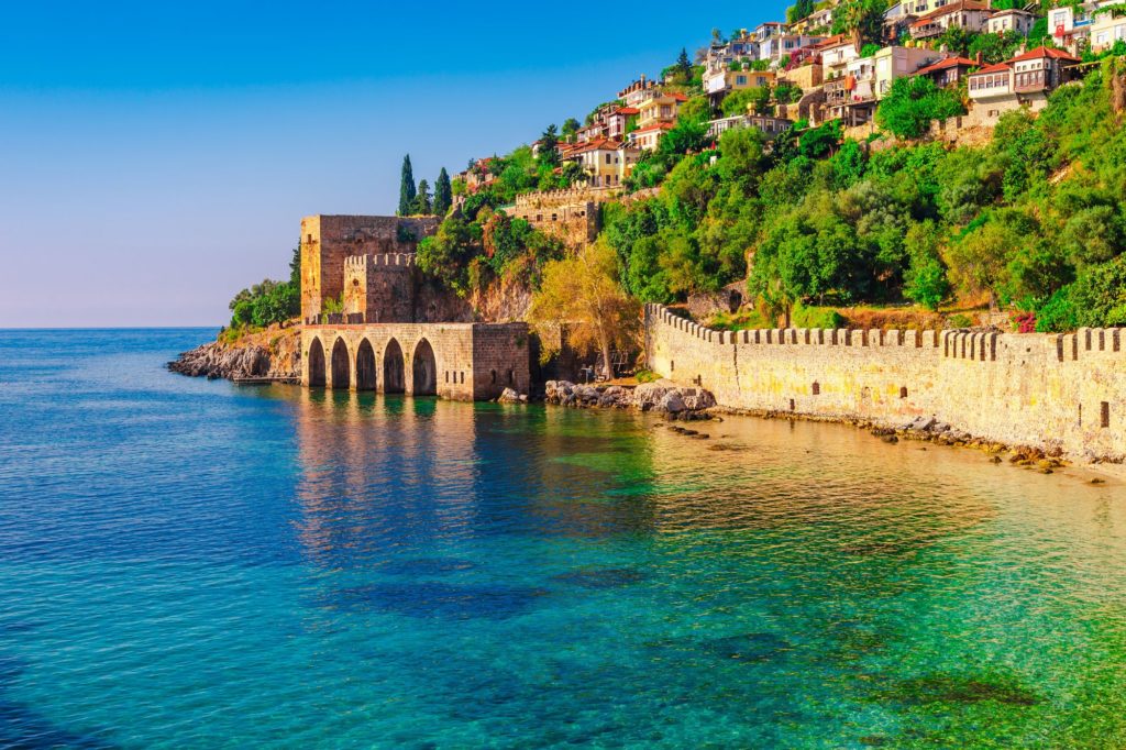 EUROPEANS PLAN TO SPEND WINTER IN ALANYA