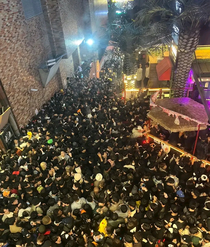 The death toll of the Halloween stampede in #Itaewon district, Seoul, rose to 156